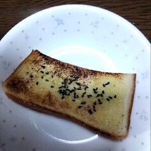 胡麻チーズのバターパン
